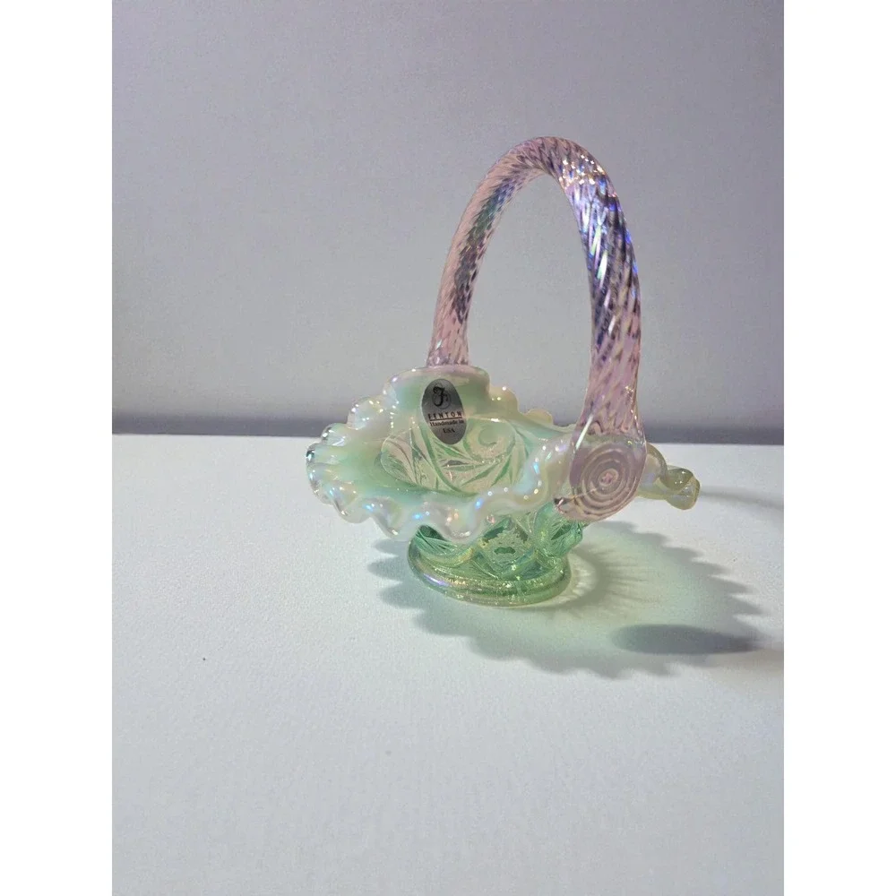 Vintage Fenton Collectable‎ hand blown glass Basket